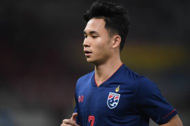 Jakarta, Endonezya - 10 Eylül 2019: Supachok Sarachart # 7 Tayland Futbolcusu 2020 Dünya Kupası elemeleri sırasında Endonezya 0-3 Tayland maçı sırasında Gelora Bung Karno Stadyumu, Endonezya