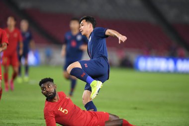 Jakarta, Endonezya - 10 Eylül 2019: Supachok Sarachart # 7 Tayland Futbolcusu 2020 Dünya Kupası elemeleri sırasında Endonezya 0-3 Tayland maçı sırasında Gelora Bung Karno Stadyumu, Endonezya