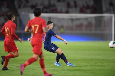 Jakarta, Endonezya - 10 Eylül 2019: Tristan Do # 19 Tayland Oyuncusu 2020 Dünya Kupası elemeleri sırasında Endonezya 0-3 Tayland maçı sırasında Gelora Bung Karno Stadyumu, Endonezya