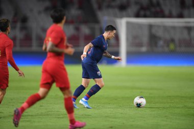 Jakarta, Endonezya - 10 Eylül 2019: Tristan Do # 19 Tayland Oyuncusu 2020 Dünya Kupası elemeleri sırasında Endonezya 0-3 Tayland maçı sırasında Gelora Bung Karno Stadyumu, Endonezya