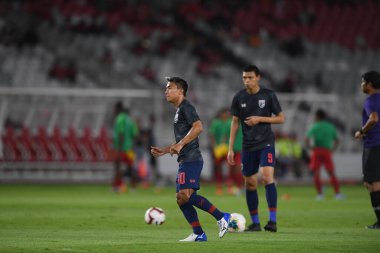Jakarta, Endonezya - 10 Ekim 2019: Chanathip Songkrasin # 10 Tayland Oyuncusu 2020 Dünya Kupası elemeleri sırasında Endonezya 0-3 Tayland 'da Gelora Bung Karno Stadyumu, Endonezya