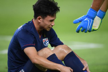 Jakarta, Endonezya - 10 Eylül 2019: Supachok Sarachart # 7 Tayland Futbolcusu 2020 Dünya Kupası elemeleri sırasında Endonezya 0-3 Tayland maçı sırasında Gelora Bung Karno Stadyumu, Endonezya