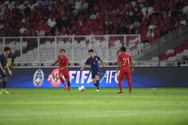 Jakarta, Endonezya - 10 Eylül 2019: Manuel Tom Bihr # 14 Tayland Oyuncusu 2020 Dünya Kupası elemeleri sırasında Endonezya 0-3 Tayland maçı sırasında Gelora Bung Karno Stadyumu, Endonezya