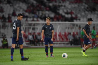 Jakarta, Endonezya - 10 Sep 2019: Theerathon Bunmathan # 3 Tayland Oyuncusu 2020 Dünya Kupası elemeleri sırasında Endonezya 0-3 Tayland maçı sırasında Gelora Bung Karno Stadyumu, Endonezya