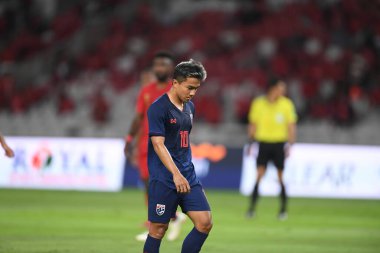 Jakarta, Endonezya - 10 Ekim 2019: Chanathip Songkrasin # 10 Tayland Oyuncusu 2020 Dünya Kupası elemeleri sırasında Endonezya 0-3 Tayland 'da Gelora Bung Karno Stadyumu, Endonezya