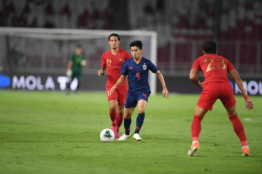 Jakarta, Endonezya - 10 Eylül 2019: Manuel Tom Bihr # 14 Tayland Oyuncusu 2020 Dünya Kupası elemeleri sırasında Endonezya 0-3 Tayland maçı sırasında Gelora Bung Karno Stadyumu, Endonezya