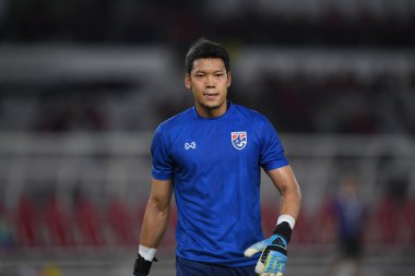 Jakarta, Endonezya - 10 Eylül 2019: Kawin hammasatjanan # 1 Tayland Futbolcusu 2020 Dünya Kupası elemeleri sırasında Endonezya 0-3 Tayland maçı sırasında Gelora Bung Karno Stadyumu, Endonezya