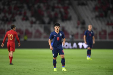 Jakarta, Endonezya - 10 Eylül 2019: Ekanit Panya # 18 Tayland Oyuncusu, Endonezya 'nın Gelora Bung Karno Stadyumu' nda oynanan 2020 Dünya Kupası eleme karşılaşmasında