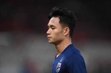 Jakarta, Endonezya - 10 Eylül 2019: Supachok Sarachart # 7 Tayland Futbolcusu 2020 Dünya Kupası elemeleri sırasında Endonezya 0-3 Tayland maçı sırasında Gelora Bung Karno Stadyumu, Endonezya