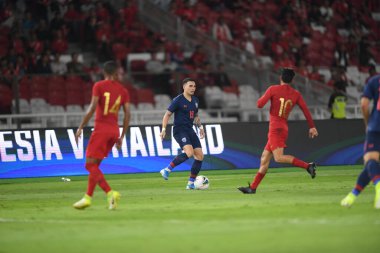 Jakarta, Endonezya - 10 Eylül 2019: Tristan Do # 19 Tayland Oyuncusu 2020 Dünya Kupası elemeleri sırasında Endonezya 0-3 Tayland maçı sırasında Gelora Bung Karno Stadyumu, Endonezya