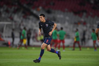 Jakarta, Endonezya - 10 Eylül 2019: Endonezya 'nın Gelora Bung Karno Stadyumu' nda oynanan 2020 Dünya Kupası eleme karşılaşmasında 9 numaralı Tayland oyuncusu Supachai Jaided