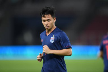 Jakarta, Endonezya - 10 Eylül 2019: Supachok Sarachart # 7 Tayland Futbolcusu 2020 Dünya Kupası elemeleri sırasında Endonezya 0-3 Tayland maçı sırasında Gelora Bung Karno Stadyumu, Endonezya