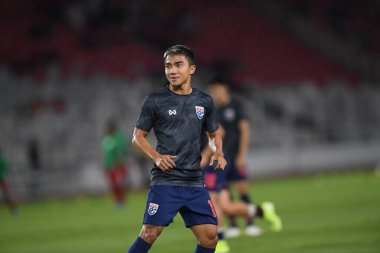 Jakarta, Endonezya - 10 Ekim 2019: Chanathip Songkrasin # 10 Tayland Oyuncusu 2020 Dünya Kupası elemeleri sırasında Endonezya 0-3 Tayland 'da Gelora Bung Karno Stadyumu, Endonezya