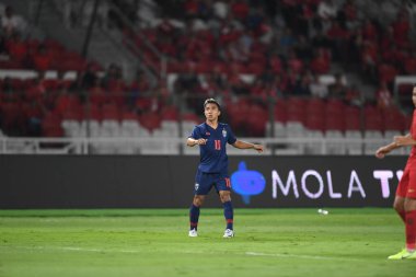 Jakarta, Endonezya - 10 Ekim 2019: Chanathip Songkrasin # 10 Tayland Oyuncusu 2020 Dünya Kupası elemeleri sırasında Endonezya 0-3 Tayland 'da Gelora Bung Karno Stadyumu, Endonezya