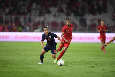 Jakarta, Endonezya - 10 Ekim 2019: Chanathip Songkrasin # 10 Tayland Oyuncusu 2020 Dünya Kupası elemeleri sırasında Endonezya 0-3 Tayland 'da Gelora Bung Karno Stadyumu, Endonezya