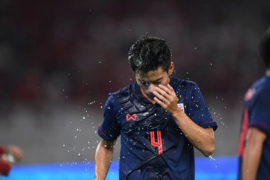 Jakarta, Endonezya - 10 Eylül 2019: Manuel Tom Bihr # 14 Tayland Oyuncusu 2020 Dünya Kupası elemeleri sırasında Endonezya 0-3 Tayland maçı sırasında Gelora Bung Karno Stadyumu, Endonezya