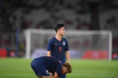 Jakarta, Endonezya - 10 Eylül 2019: Supachok Sarachart # 7 Tayland Futbolcusu 2020 Dünya Kupası elemeleri sırasında Endonezya 0-3 Tayland maçı sırasında Gelora Bung Karno Stadyumu, Endonezya