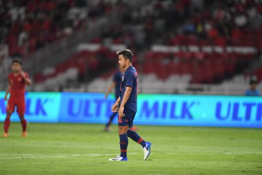 Jakarta, Endonezya - 10 Ekim 2019: Chanathip Songkrasin # 10 Tayland Oyuncusu 2020 Dünya Kupası elemeleri sırasında Endonezya 0-3 Tayland 'da Gelora Bung Karno Stadyumu, Endonezya