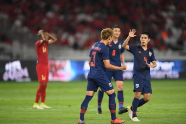 Jakarta, Endonezya - 10 Sep 2019: Theerathon Bunmathan # 3 Tayland Oyuncusu 2020 Dünya Kupası elemeleri sırasında Endonezya 0-3 Tayland maçı sırasında Gelora Bung Karno Stadyumu, Endonezya