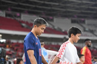 Jakarta, Endonezya - 10 Ekim 2019: Chanathip Songkrasin # 10 Tayland Oyuncusu 2020 Dünya Kupası elemeleri sırasında Endonezya 0-3 Tayland 'da Gelora Bung Karno Stadyumu, Endonezya