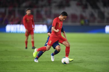 Jakarta, Endonezya - 10 Eylül 2019: Evan Dimas Darmono # 8 Endonezya Oyuncusu 2020 Dünya Kupası elemeleri sırasında Endonezya 0-3 Tayland maçı sırasında Gelora Bung Karno Stadyumu 'nda