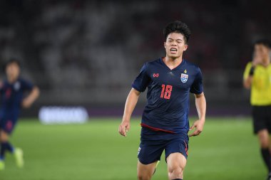 Jakarta, Endonezya - 10 Eylül 2019: Ekanit Panya # 18 Tayland Oyuncusu, Endonezya 'nın Gelora Bung Karno Stadyumu' nda oynanan 2020 Dünya Kupası eleme karşılaşmasında