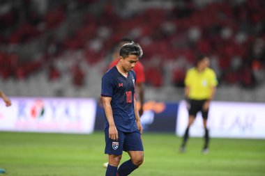 Jakarta, Endonezya - 10 Ekim 2019: Chanathip Songkrasin # 10 Tayland Oyuncusu 2020 Dünya Kupası elemeleri sırasında Endonezya 0-3 Tayland 'da Gelora Bung Karno Stadyumu, Endonezya