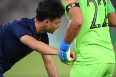 Jakarta, Endonezya - 10 Eylül 2019: Supachok Sarachart # 7 Tayland Futbolcusu 2020 Dünya Kupası elemeleri sırasında Endonezya 0-3 Tayland maçı sırasında Gelora Bung Karno Stadyumu, Endonezya