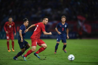 Pathumthani Tayland 5 Eylül 2019: Tayland 'ın Thammasat Stadyumu' nda Vietnam 'a karşı 2022 Dünya Kupası elemeleri sırasında Vietnam' ın 16 numaralı vietnam oyuncusu 