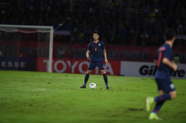 Pathumthani Thailand 5 Eylül 2019: Thammasat Stadyumu 'ndaki Vietnam maçında 2022 Dünya Kupası elemeleri sırasında Pansa hemviboon # 6 Tayland futbolcusu 