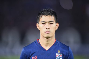 Pathumthani Tayland 5 Eylül 2019: Sarach yooyen # 4 Tayland Dünya Kupası elemeleri sırasında Thammasat Stadyumu 'nda Vietnam' a karşı oynandı. 