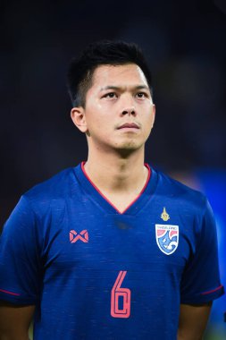 Pathumthani Thailand 5 Eylül 2019: Thammasat Stadyumu 'ndaki Vietnam maçında 2022 Dünya Kupası elemeleri sırasında Pansa hemviboon # 6 Tayland futbolcusu 
