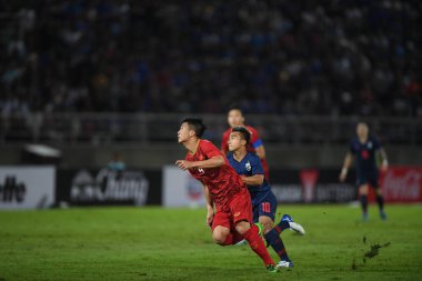 Pathumthani Tayland 5 Eylül 2019: Tien Dung Bai # 4 Vietnam oyuncusu 2022 Dünya Kupası elemeleri sırasında Thammasat Stadyumu 'nda Vietnam' a karşı 