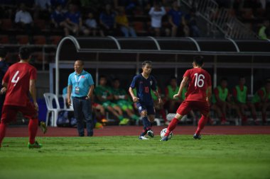 Pathumthani Thailand 5 Eylül 2019: Tayland 'daki Thammasat Stadyumu' nda 2022 Dünya Kupası elemeleri sırasında Chanathip şarkı sözü yazarı 