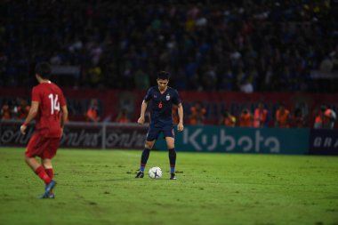 Pathumthani Thailand 5 Eylül 2019: Thammasat Stadyumu 'ndaki Vietnam maçında 2022 Dünya Kupası elemeleri sırasında Pansa hemviboon # 6 Tayland futbolcusu 
