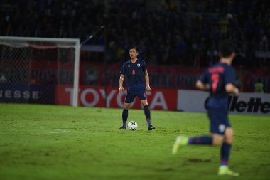 Pathumthani Thailand 5 Eylül 2019: Thammasat Stadyumu 'ndaki Vietnam maçında 2022 Dünya Kupası elemeleri sırasında Pansa hemviboon # 6 Tayland futbolcusu 