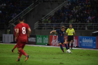 Pathumthani Tayland 5 Eylül 2019: Thammasat Stadyumu 'nda Vietnam' a karşı oynanan 2022 Dünya Kupası elemeleri sırasında Tayland 3 numaralı Theerathon Boonmatan 