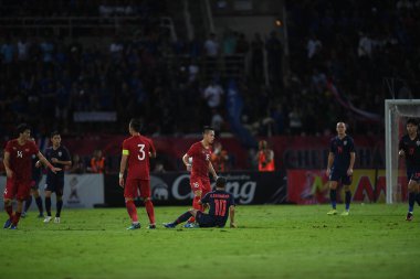 Pathumthani Thailand 5 Eylül 2019: Thammasat Stadyumu 'nda 2022 Dünya Kupası elemeleri sırasında Chanathip şarkı sözü # 10 Tayland futbolcusu eylemde 