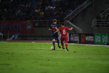 Pathumthani Tayland 5 Eylül 2019: Thammasat Stadyumu 'nda Vietnam' a karşı oynanan 2022 Dünya Kupası elemeleri sırasında Tayland 3 numaralı Theerathon Boonmatan 
