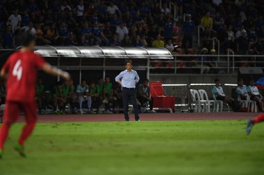 Pathumthani Tayland 5 Eylül 2019: Akira nishino dünya kupası elemeleri sırasında Thammasat Stadyumu 'nda Vietnam' a karşı oynandı. 