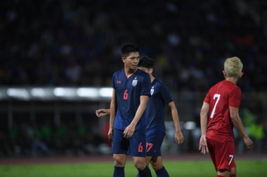 Pathumthani Thailand 5 Eylül 2019: Thammasat Stadyumu 'ndaki Vietnam maçında 2022 Dünya Kupası elemeleri sırasında Pansa hemviboon # 6 Tayland futbolcusu 
