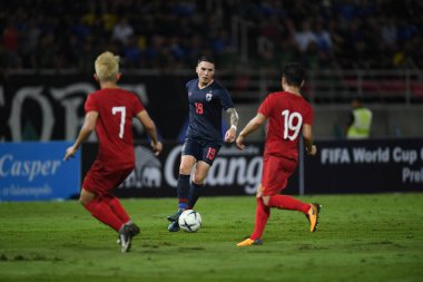 Pathumthani Tayland 5 Eylül 2019: Thammasat Stadyumu 'nda Vietnam' a karşı 2022 Dünya Kupası elemeleri sırasında Tristan do # 19 Tayland Oyuncusu eylemde 