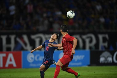 Pathumthani Thailand 5 Eylül 2019: Thammasat Stadyumu 'nda 2022 Dünya Kupası elemeleri sırasında Chanathip şarkı sözü # 10 Tayland futbolcusu eylemde 