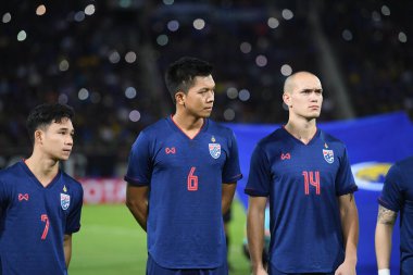Pathumthani Thailand 5 Eylül 2019: Thammasat Stadyumu 'ndaki Vietnam maçında 2022 Dünya Kupası elemeleri sırasında Pansa hemviboon # 6 Tayland futbolcusu 