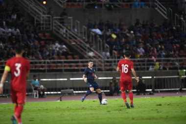 Pathumthani Tayland 5 Eylül 2019: Thammasat Stadyumu 'nda Vietnam' a karşı 2022 Dünya Kupası elemeleri sırasında Tristan do # 19 Tayland Oyuncusu eylemde 