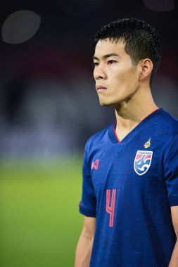 Pathumthani Tayland 5 Eylül 2019: Sarach yooyen # 4 Tayland Dünya Kupası elemeleri sırasında Thammasat Stadyumu 'nda Vietnam' a karşı oynandı. 