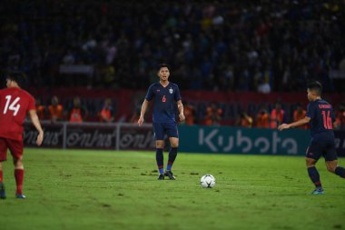 Pathumthani Thailand 5 Eylül 2019: Thammasat Stadyumu 'ndaki Vietnam maçında 2022 Dünya Kupası elemeleri sırasında Pansa hemviboon # 6 Tayland futbolcusu 