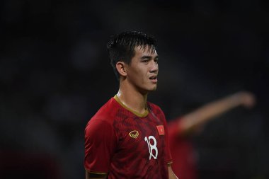 Pathumthani Thailand 5 Eylül 2019: Nguyen tien linh # 18 vietnam oyuncusu 2022 Dünya Kupası elemeleri sırasında Thammasat Stadyumu 'nda Vietnam' a karşı 