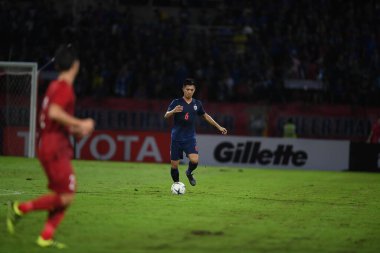 Pathumthani Thailand 5 Eylül 2019: Thammasat Stadyumu 'ndaki Vietnam maçında 2022 Dünya Kupası elemeleri sırasında Pansa hemviboon # 6 Tayland futbolcusu 