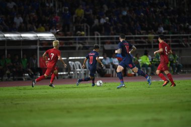 Pathumthani Thailand 5 Eylül 2019: Tayland 'daki Thammasat Stadyumu' nda 2022 Dünya Kupası elemeleri sırasında Chanathip şarkı sözü yazarı 